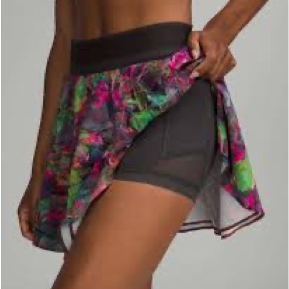 Lululemon Court Rival skirt HR - Picture 5 of 8